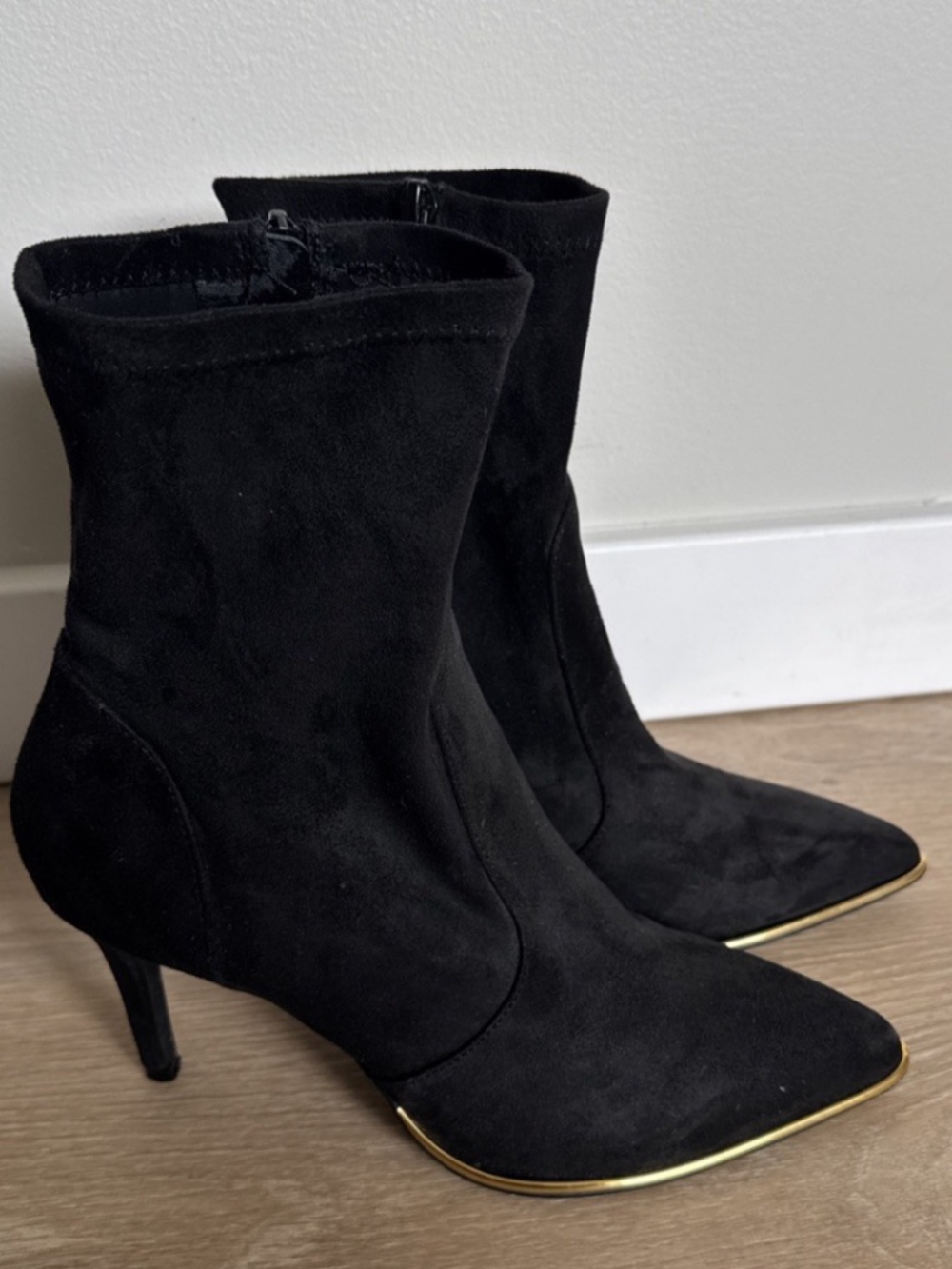 Arromic Women’s Suede Ankle Booties with Gold Metallic Trim on Toe Black Size 9